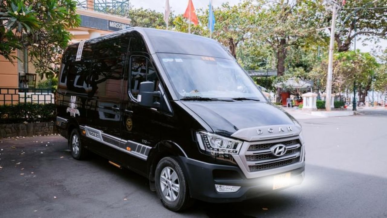 Thuê xe Limousine 9 12 chỗ có tài xế giá rẻ Thiên Phúc Travel