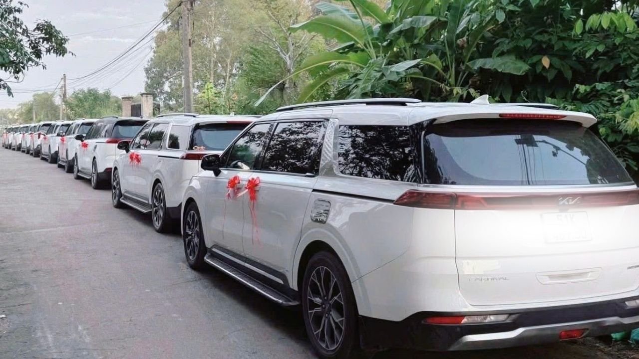 Thuê xe hoa cưới hỏi Kia Carnival giá rẻ Thiên Phúc Travel