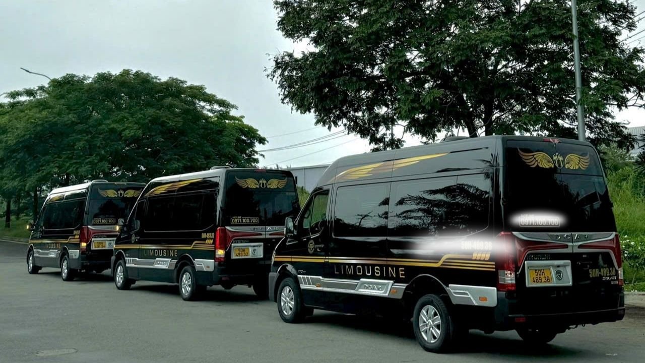 Nội thất sang trọng xe Limousine Thiên Phúc Travel
